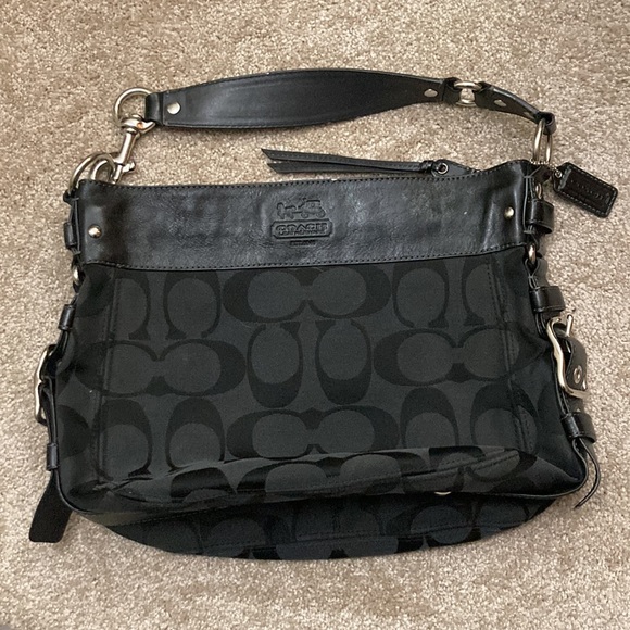 Coach - Large Black Shoulder Bag - Picture 3 of 10